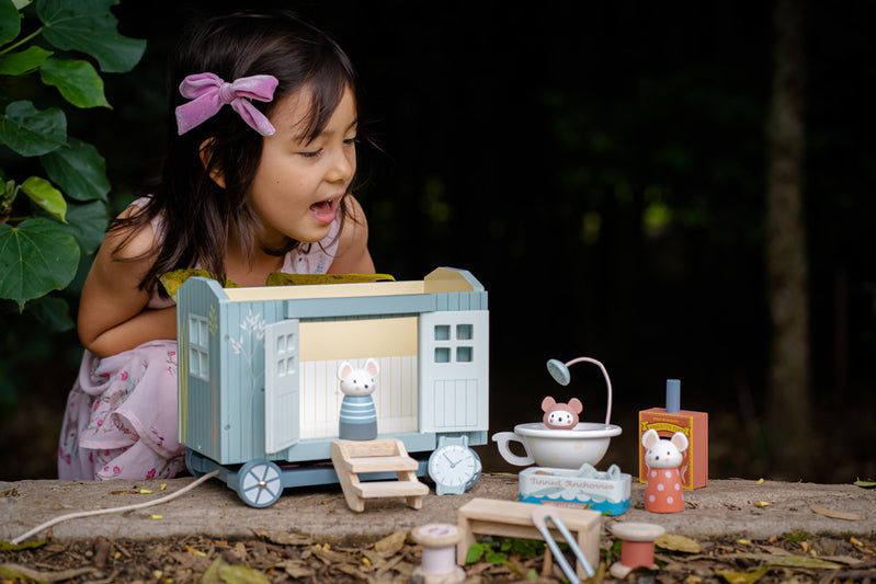 Tender Leaf Toys | Secret Meadow Shepherd’s Hut